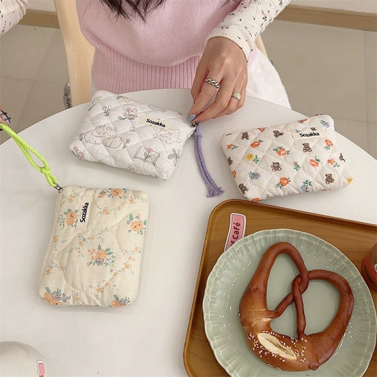 Sozakka Handmade Quilt Patchwork Cute Floral Pattern Mini Coin Purse Wallet Bags